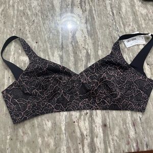 Lululemon bras and tank top